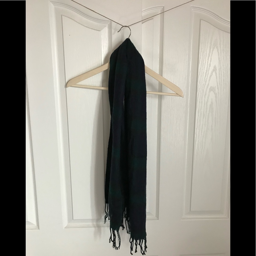 Old navy scarf